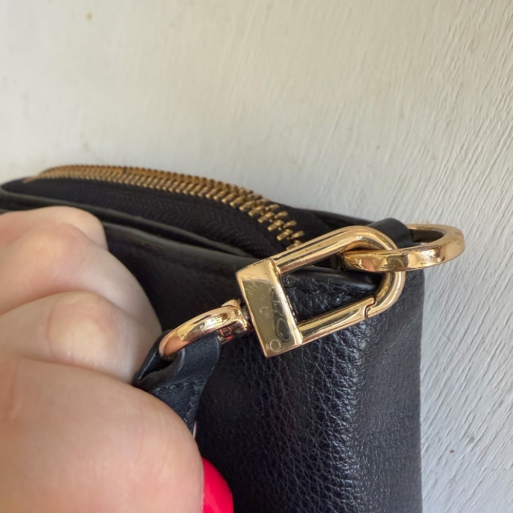 Tory Burch Black Pebbled Leather Embossed Logo Crossbody - Picture 8 of 12